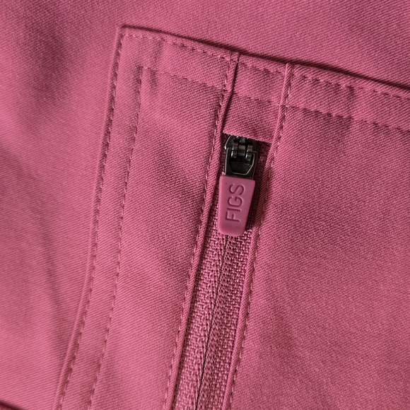 Figs Limited Edition Scrub Set - Picture 7 of 8